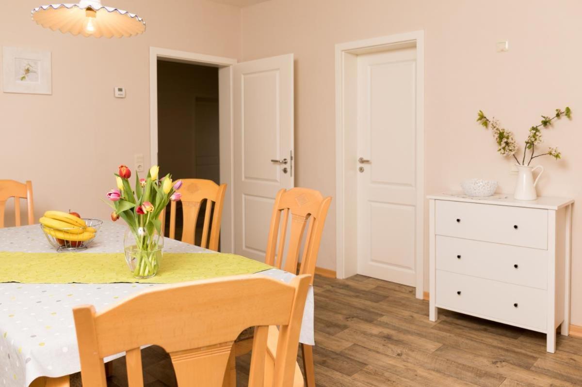 Friesenhof Janssen - Urlaub Auf Dem Bauernhof Apartment Neuharlingersiel Exterior foto