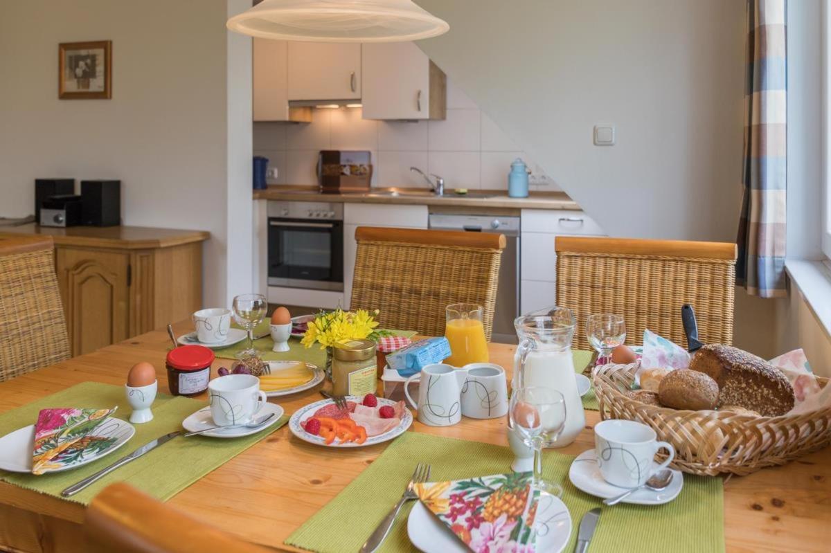 Friesenhof Janssen - Urlaub Auf Dem Bauernhof Apartment Neuharlingersiel Exterior foto