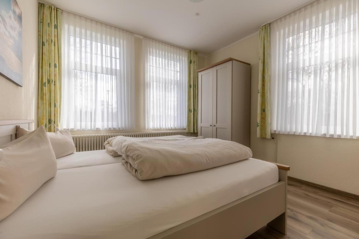 Friesenhof Janssen - Urlaub Auf Dem Bauernhof Apartment Neuharlingersiel Exterior foto